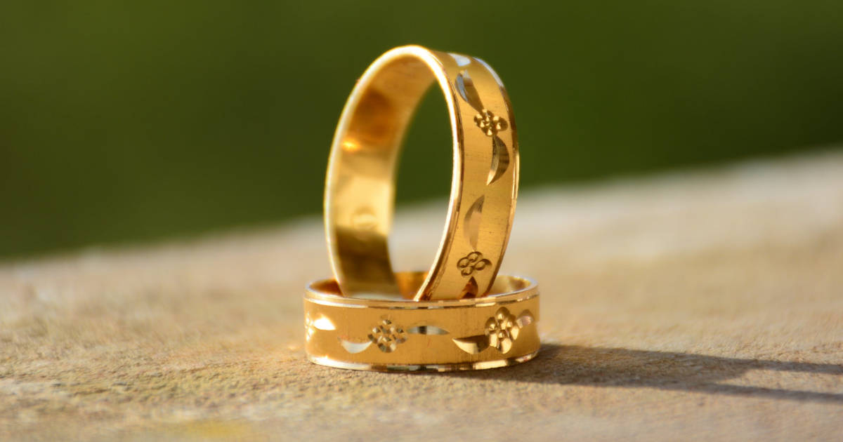Anelli in oro da valutare sulla base del prezzo oro usato al grammo